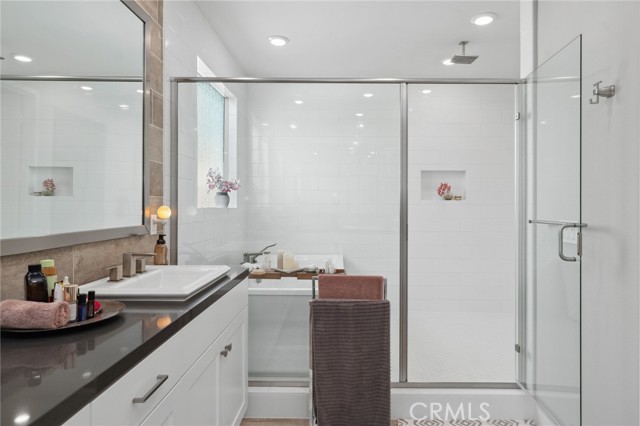 MLS #OC25133981 image #14