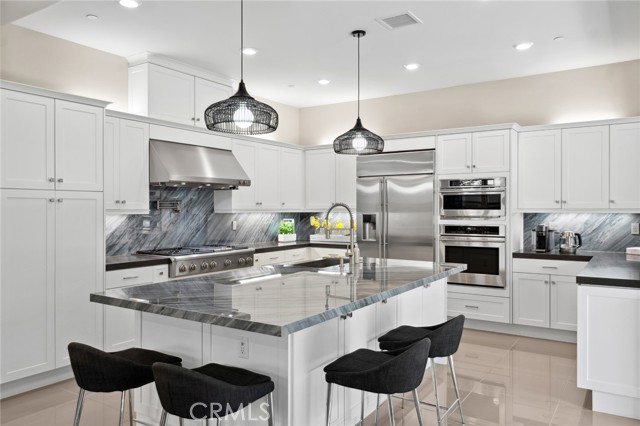 MLS #OC25133981 image #9