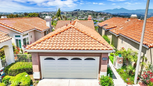 MLS #OC25134307 image #2