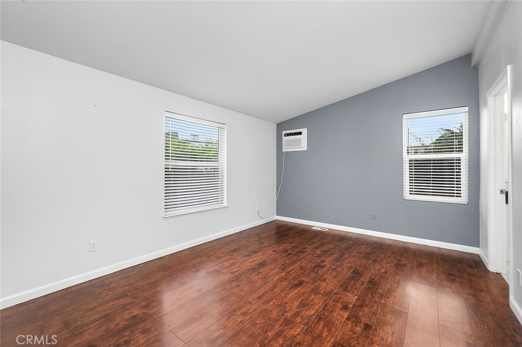 MLS #OC25134390 image #21