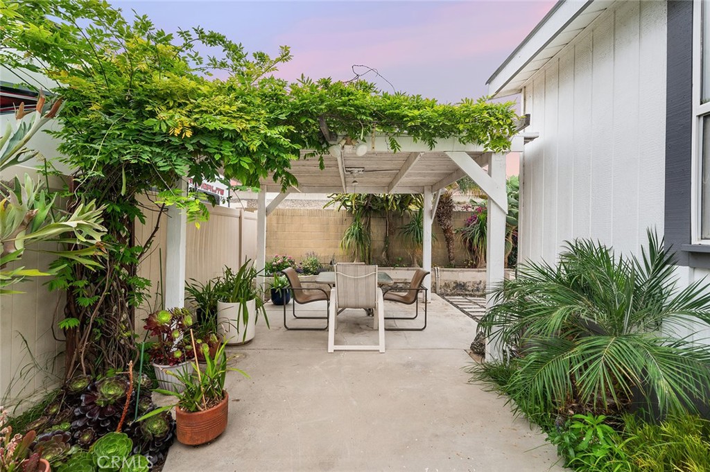 MLS #OC25134390 image #30