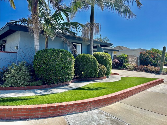 MLS #OC25134514 image #1