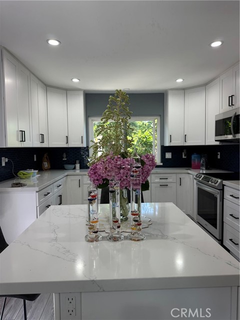 MLS #OC25134514 image #2