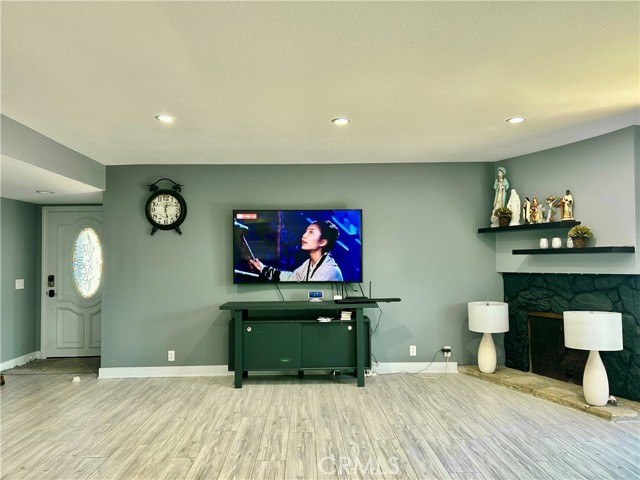 MLS #OC25134514 image #3