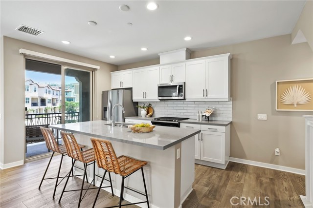 MLS #OC25134833 image #1