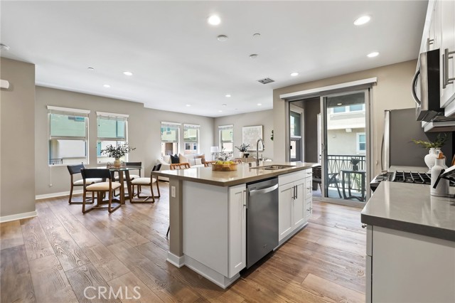 MLS #OC25134833 image #3