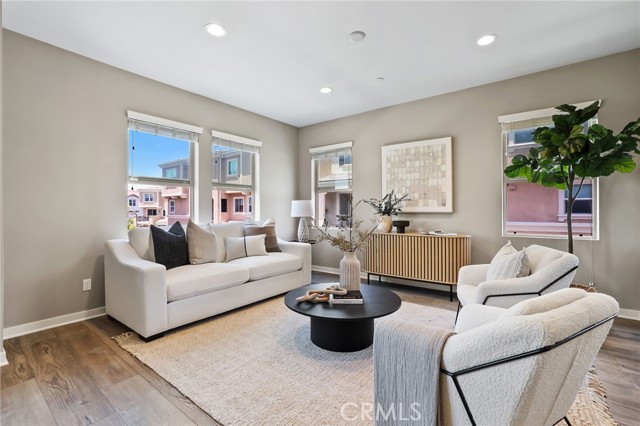 MLS #OC25134833 image #4