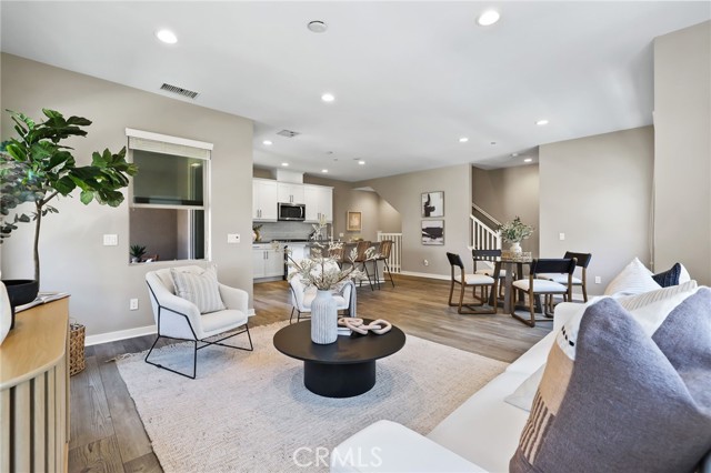 MLS #OC25134833 image #5