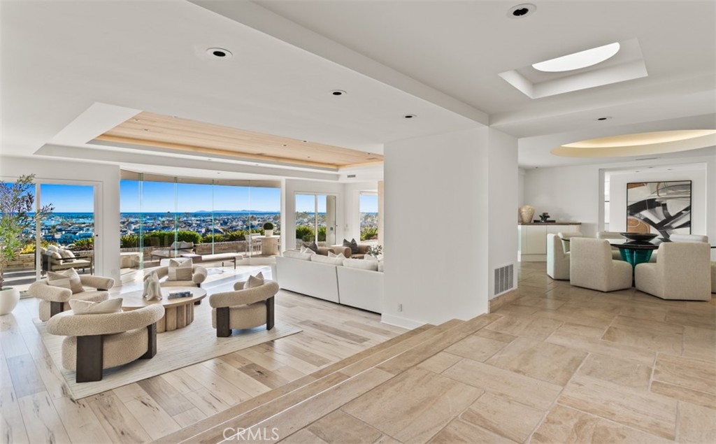 MLS #OC25135996 image #9