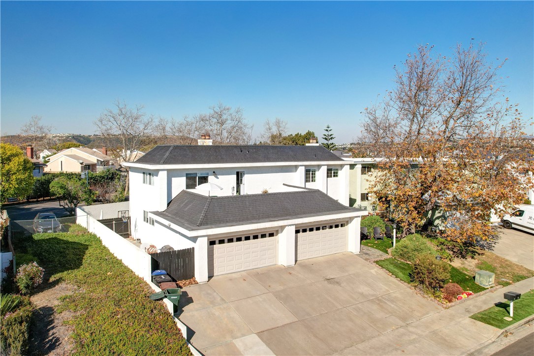 MLS #OC25136340 image #1