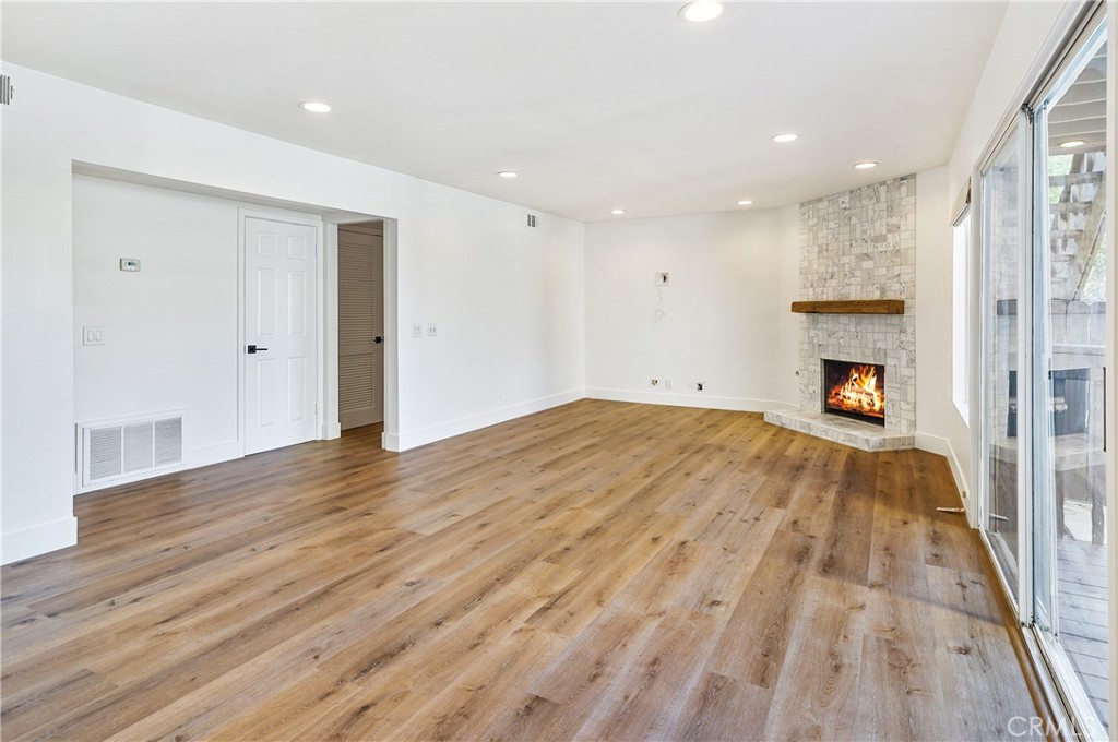 MLS #OC25136340 image #10