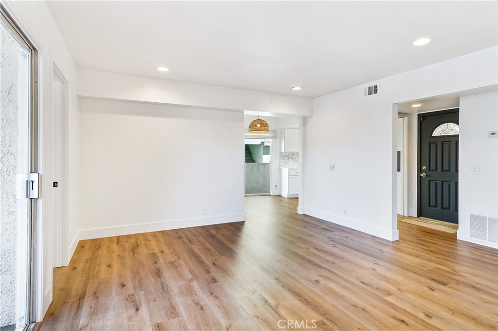 MLS #OC25136340 image #13