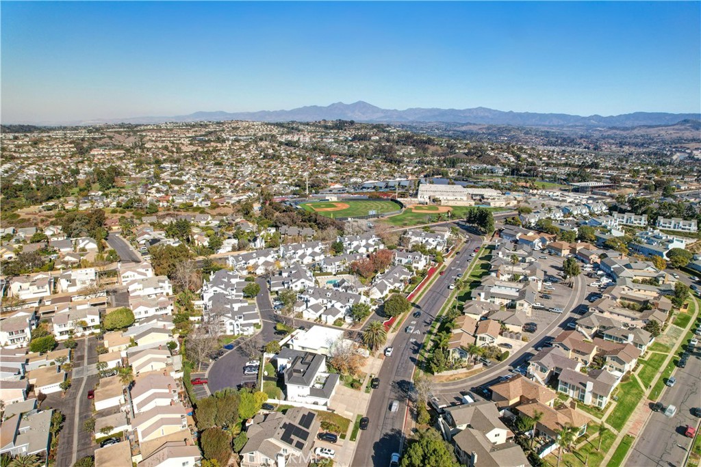 MLS #OC25136340 image #25