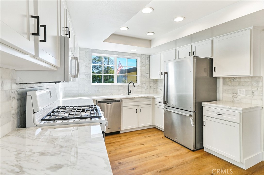 MLS #OC25136340 image #4