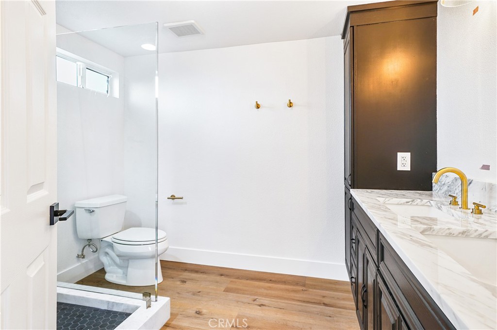 MLS #OC25136340 image #8