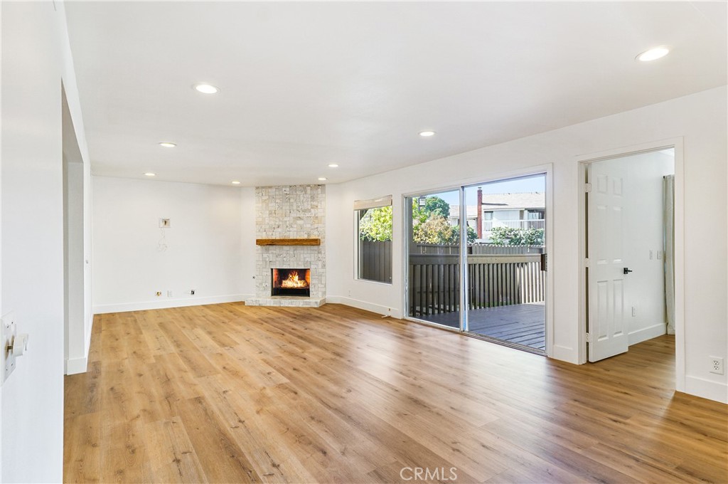 MLS #OC25136340 image #9