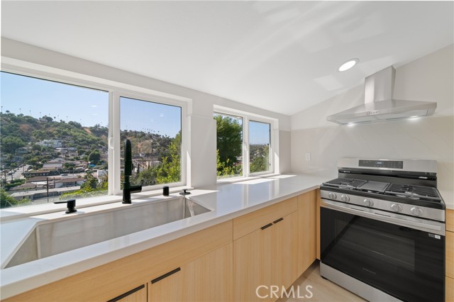 MLS #OC25136420 image #0