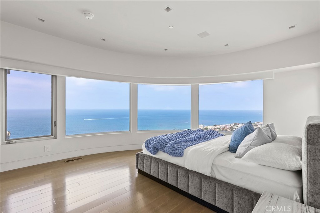 MLS #OC25136591 image #32