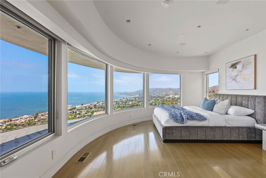 MLS #OC25136591 image #33