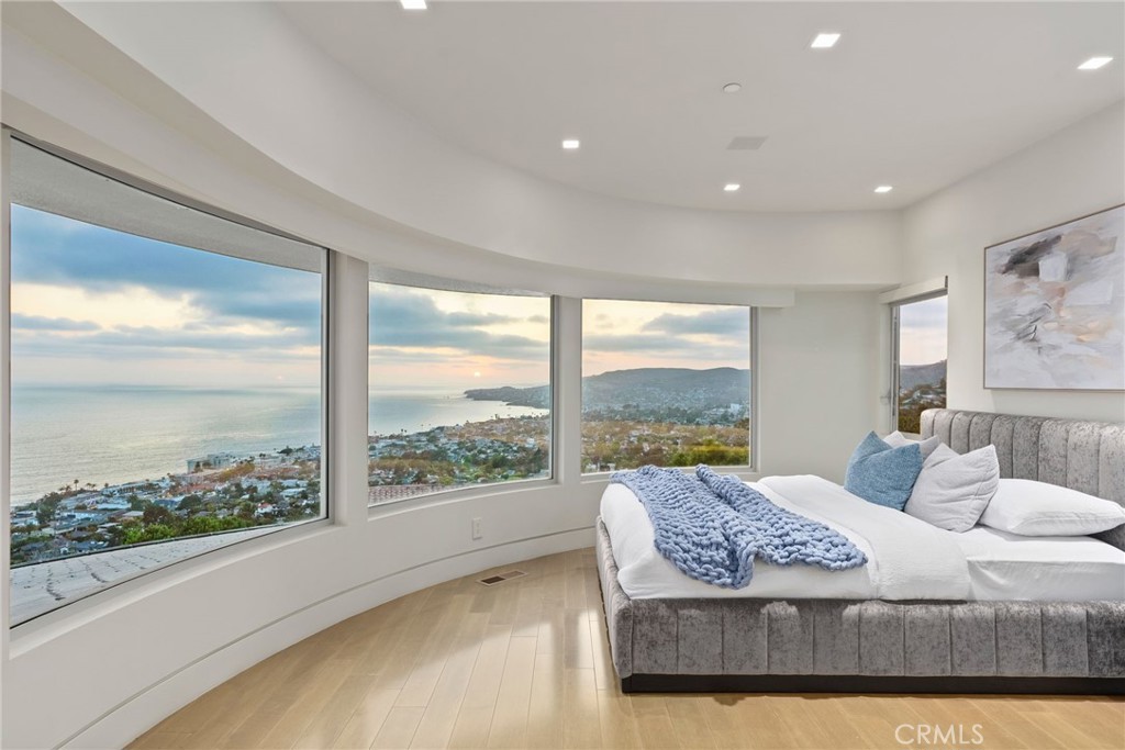 MLS #OC25136591 image #34