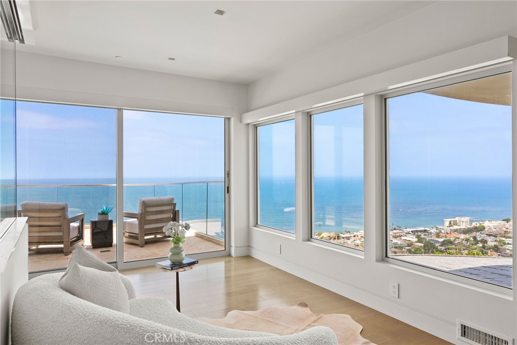 MLS #OC25136591 image #36