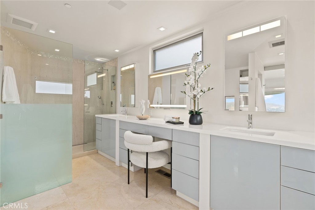 MLS #OC25136591 image #40