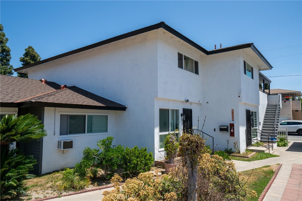 MLS #OC25136726 image #2