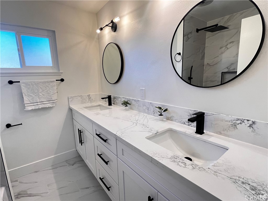 MLS #OC25136726 image #9