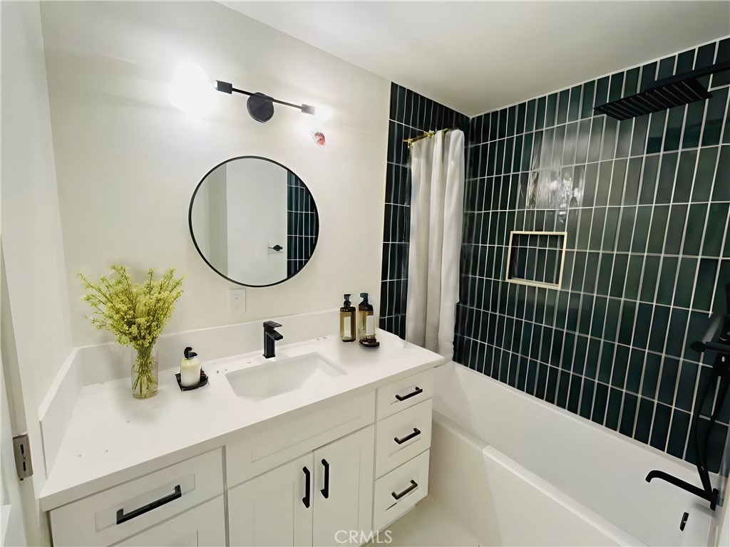 MLS #OC25136748 image #9