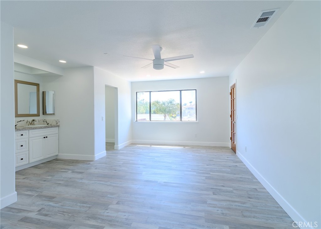 MLS #OC25137001 image #12