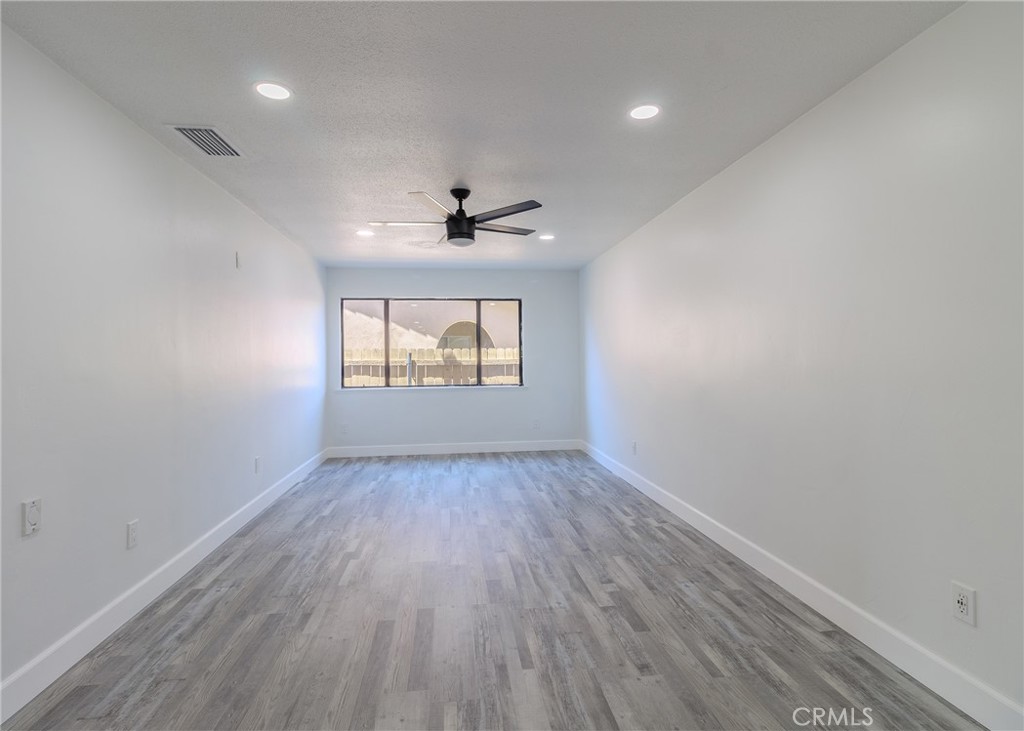 MLS #OC25137001 image #3