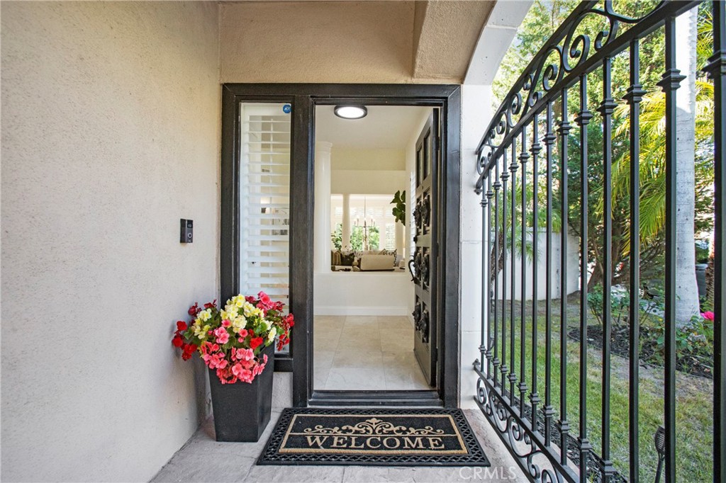 MLS #OC25137021 image #1