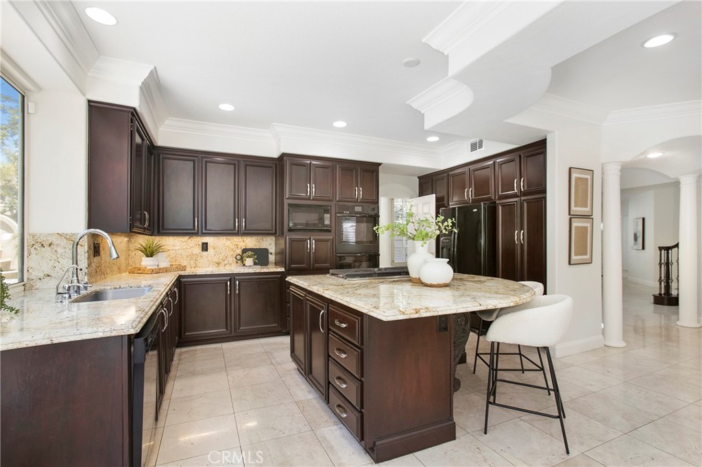 MLS #OC25137021 image #11