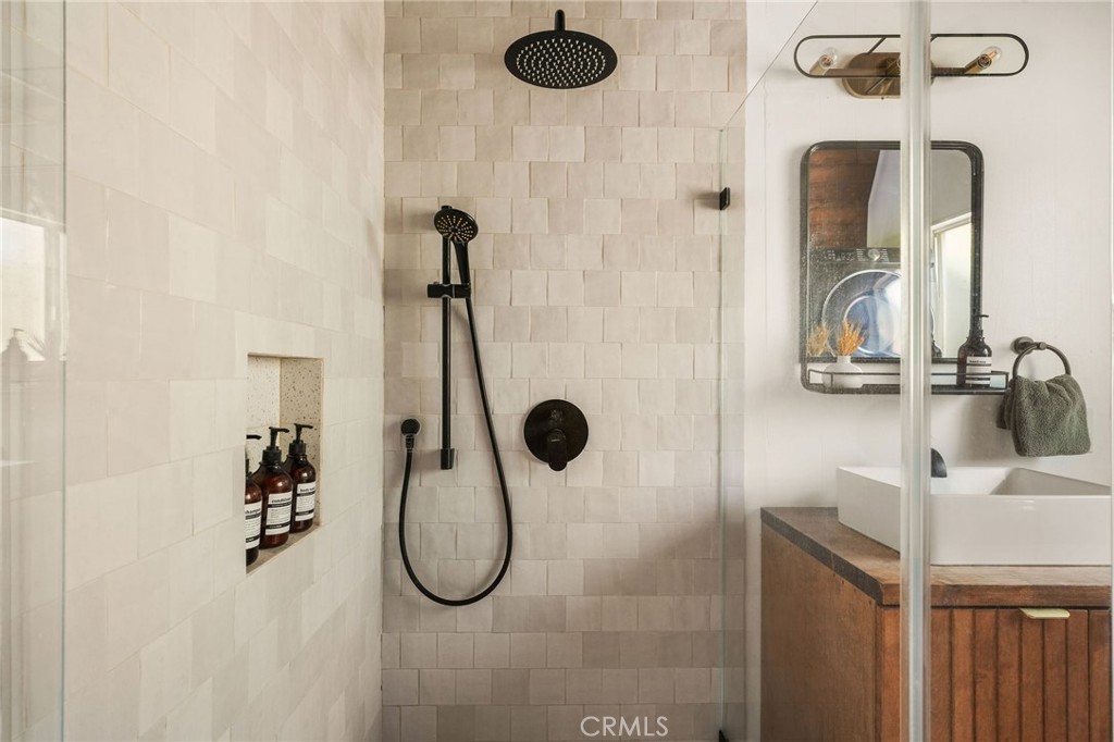 MLS #OC25137047 image #12