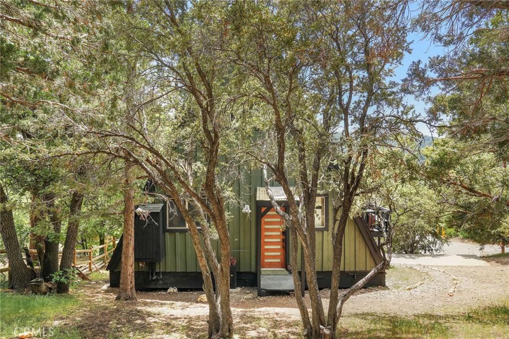 MLS #OC25137047 image #2