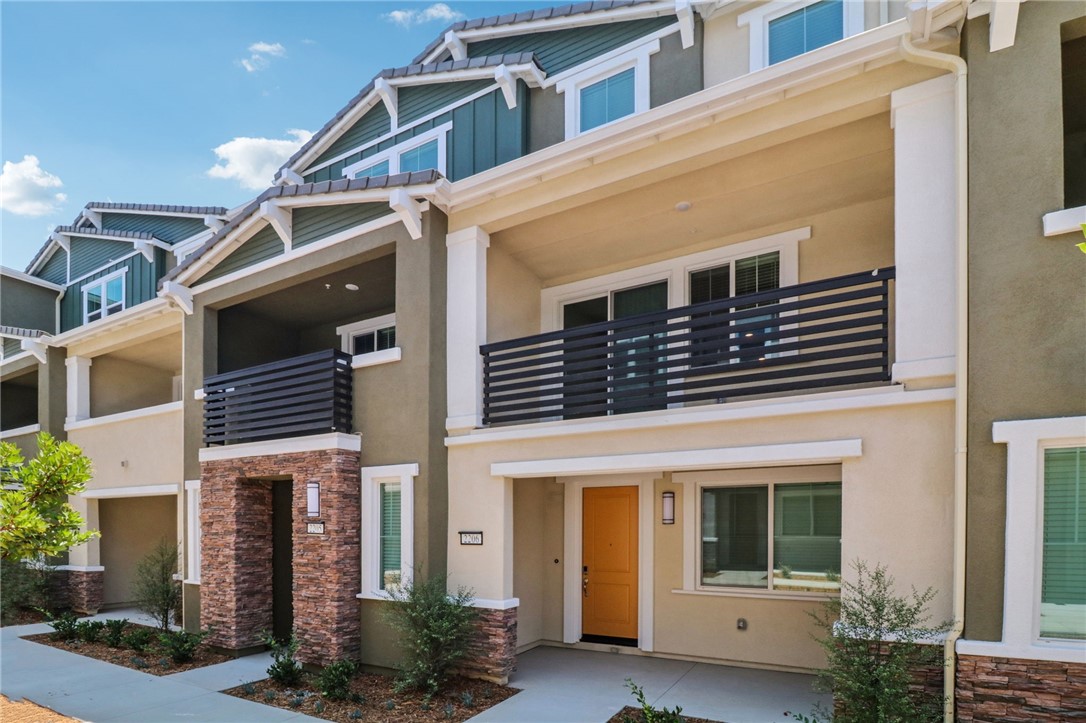 MLS #OC25137559 image #0