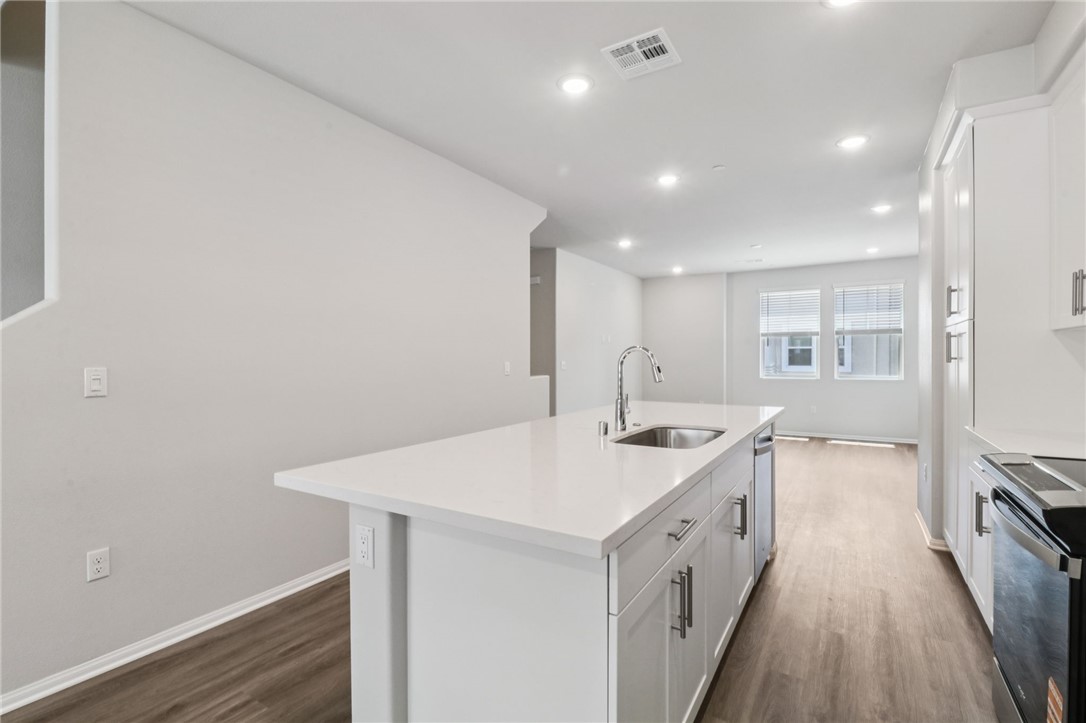 MLS #OC25137559 image #16
