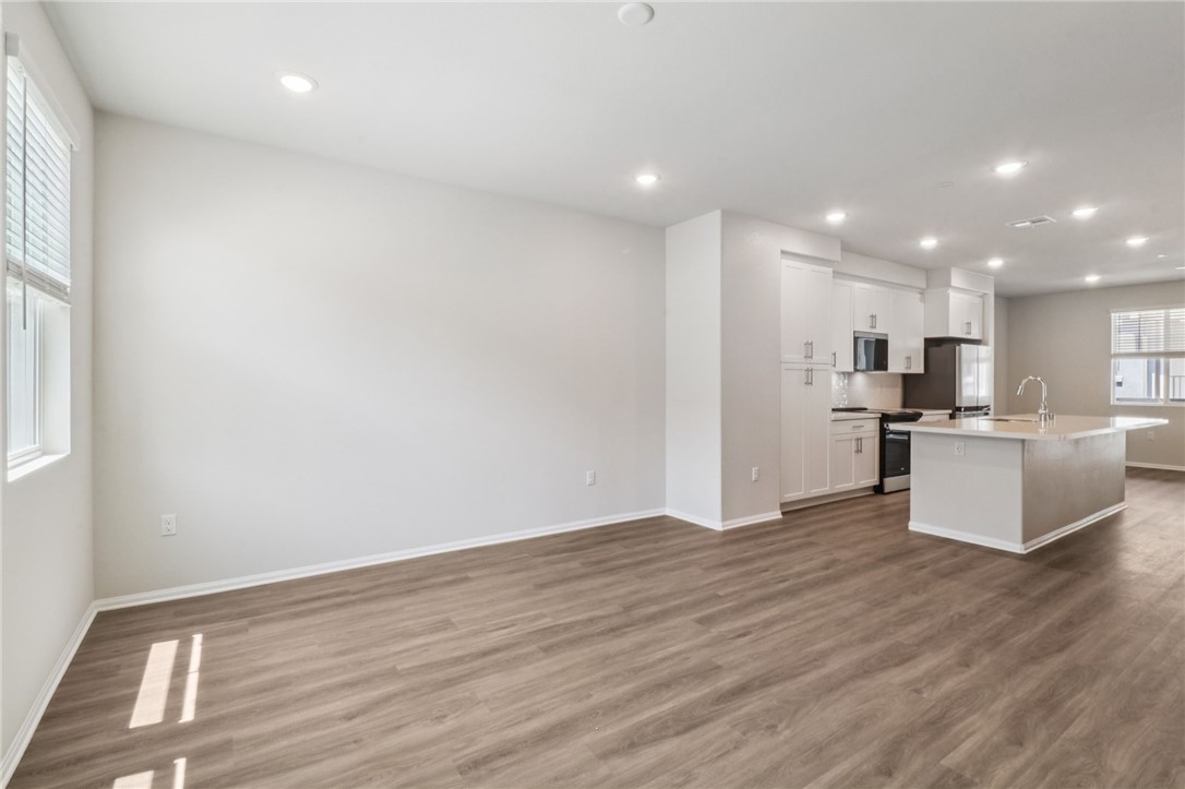 MLS #OC25137559 image #4