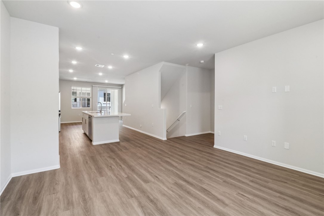 MLS #OC25137559 image #5