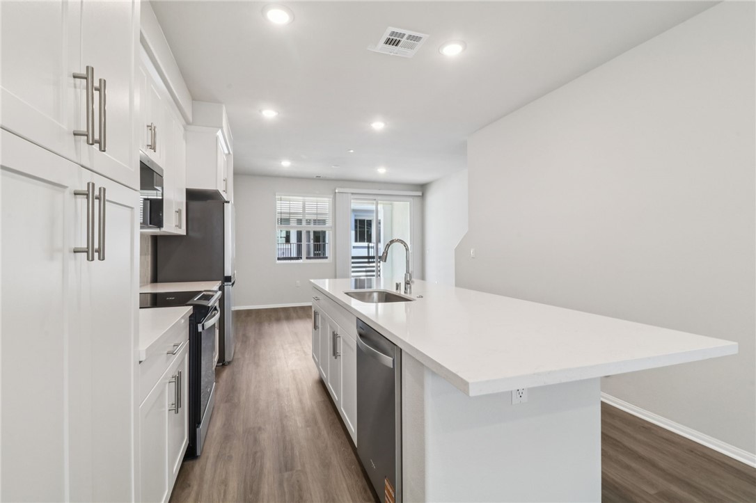 MLS #OC25137559 image #8
