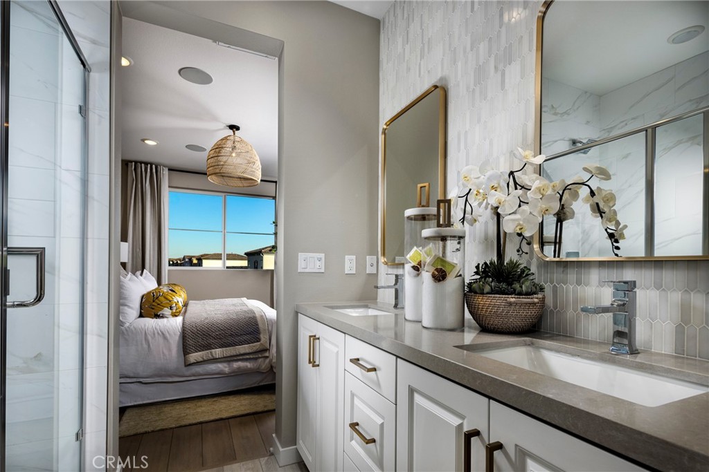 MLS #OC25137613 image #9