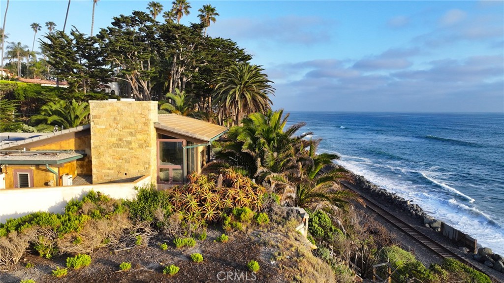 MLS #OC25137900 image #2