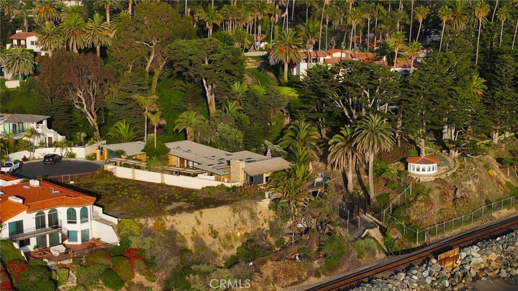 MLS #OC25137900 image #9