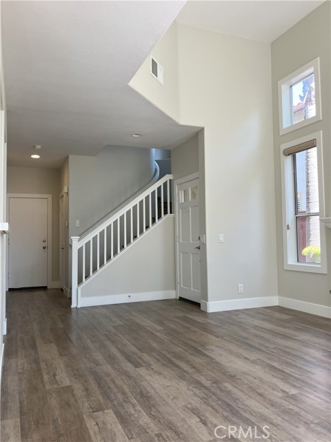 MLS #OC25138128 image #6