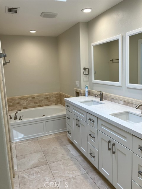 MLS #OC25138128 image #9