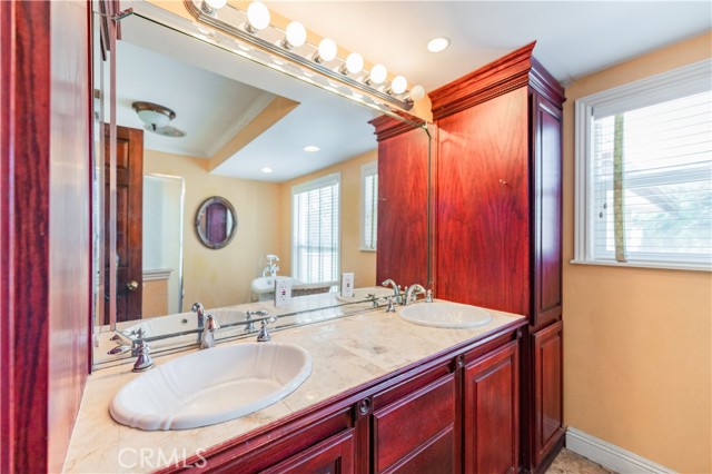 MLS #OC25138486 image #37