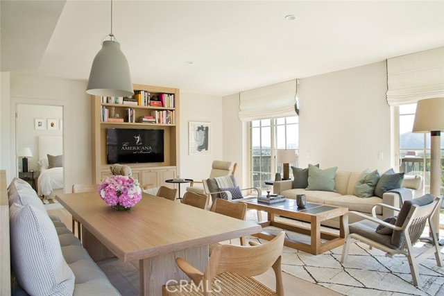 MLS #OC25138927 image #1