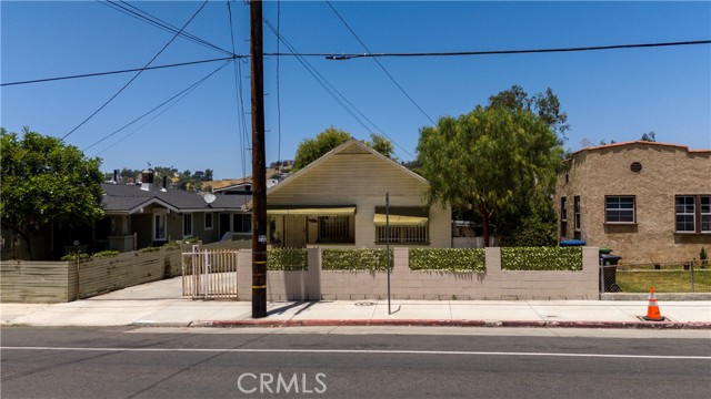 MLS #OC25139154 image #0