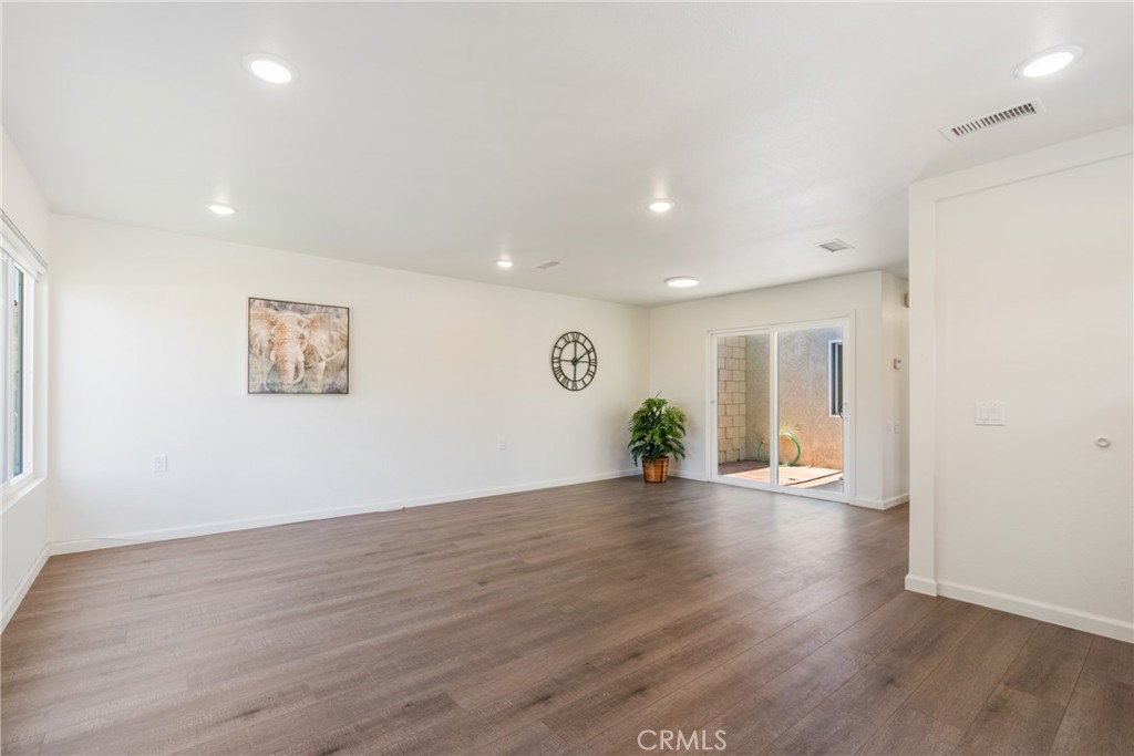 MLS #OC25140044 image #3