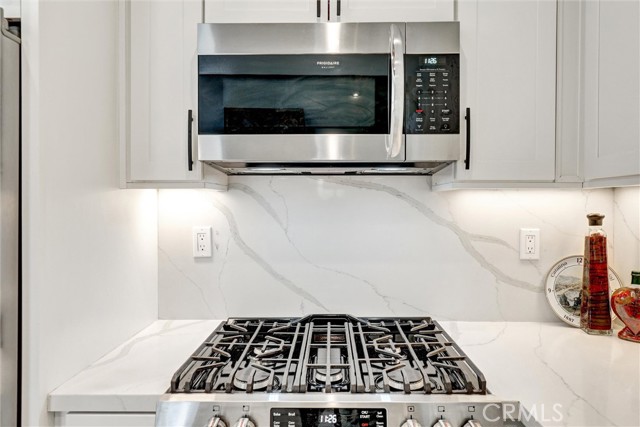 MLS #OC25140509 image #10